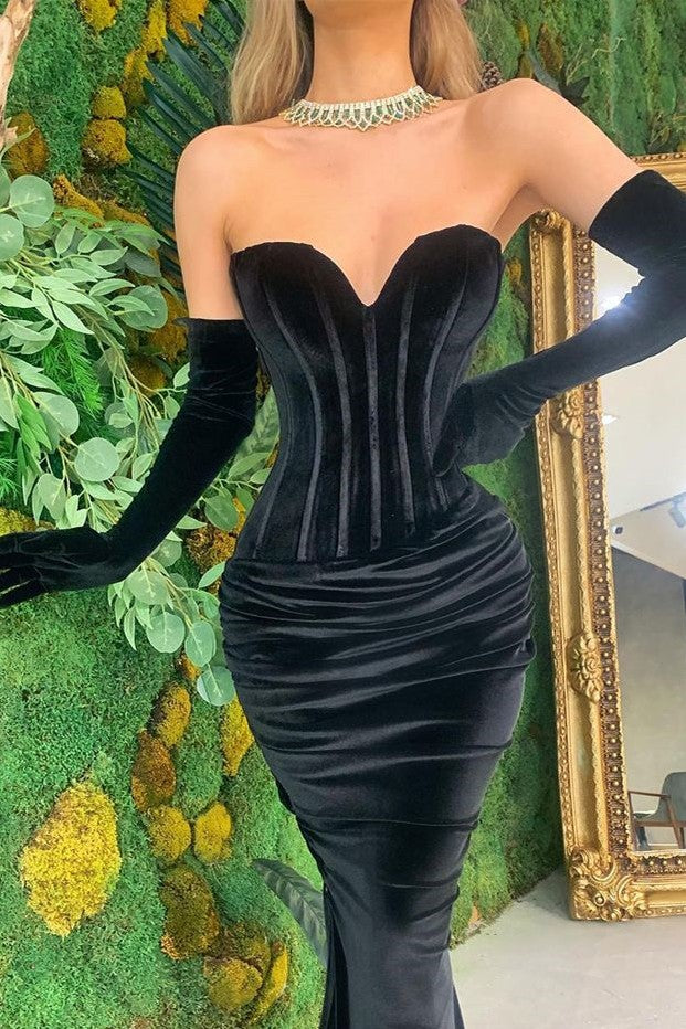 Black Velvet Corset Mermaid Evening Gown With Gloves