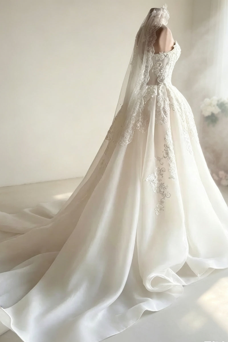 Glamorous Sweetheart A-Line Tulle Wedding Dresses with Appliques Lace