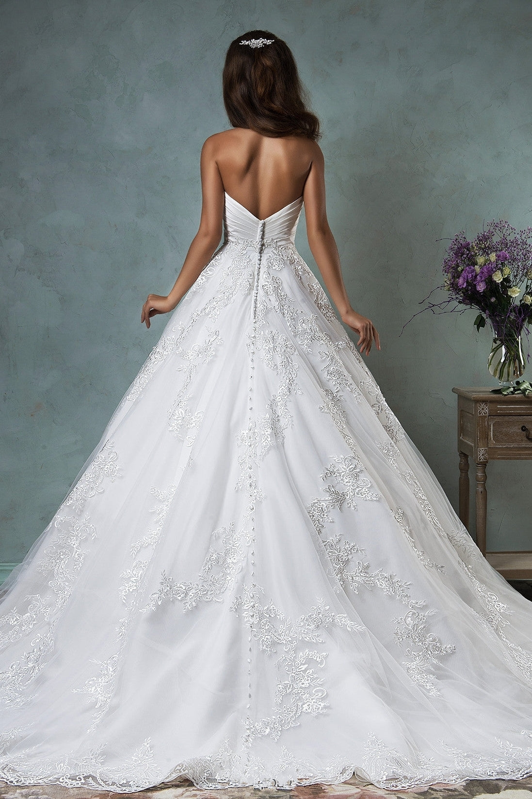 Gorgeous A-Line Sweetheart Court Train Tulle Wedding Dresses with Appliques