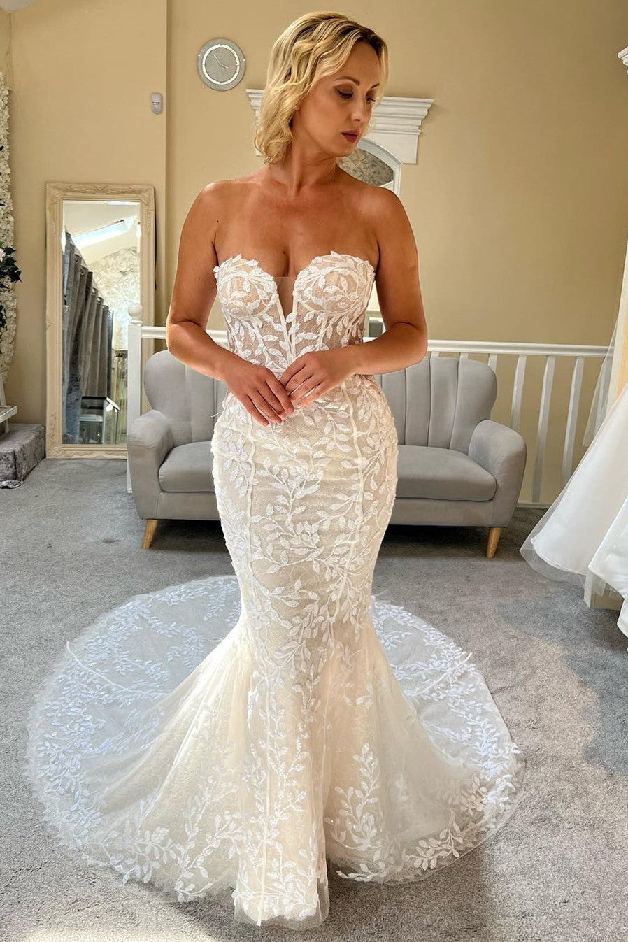 Sexy Sweetheart Mermaid Wedding Dress Ivory Lace Appliques Bridal Gown