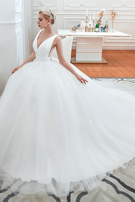 Sexy Ball Gown Wedding Dress Deep V-Neck Lace-Up Bridal Gown