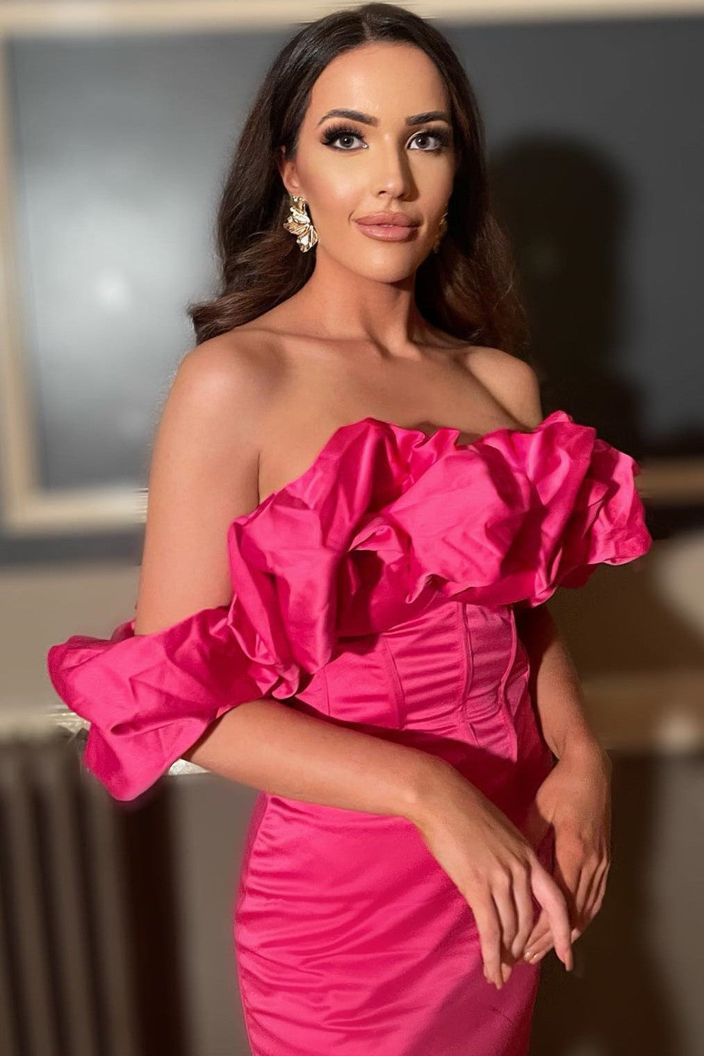 Dark pink Sheath Off the Shoulder Ruffles Homecoming Dress
