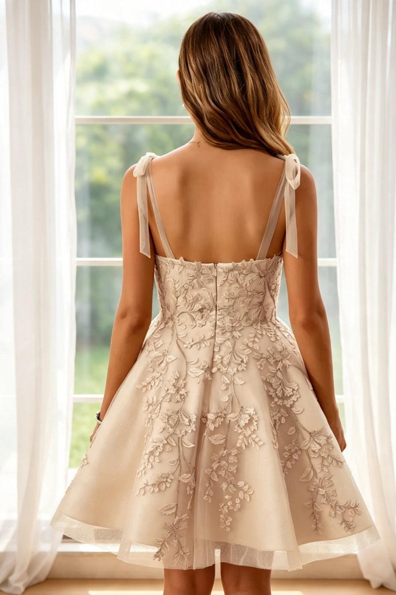 Glamorous Straps Ball-Gown Tulle Homecoming Dresses with Appliques Lace