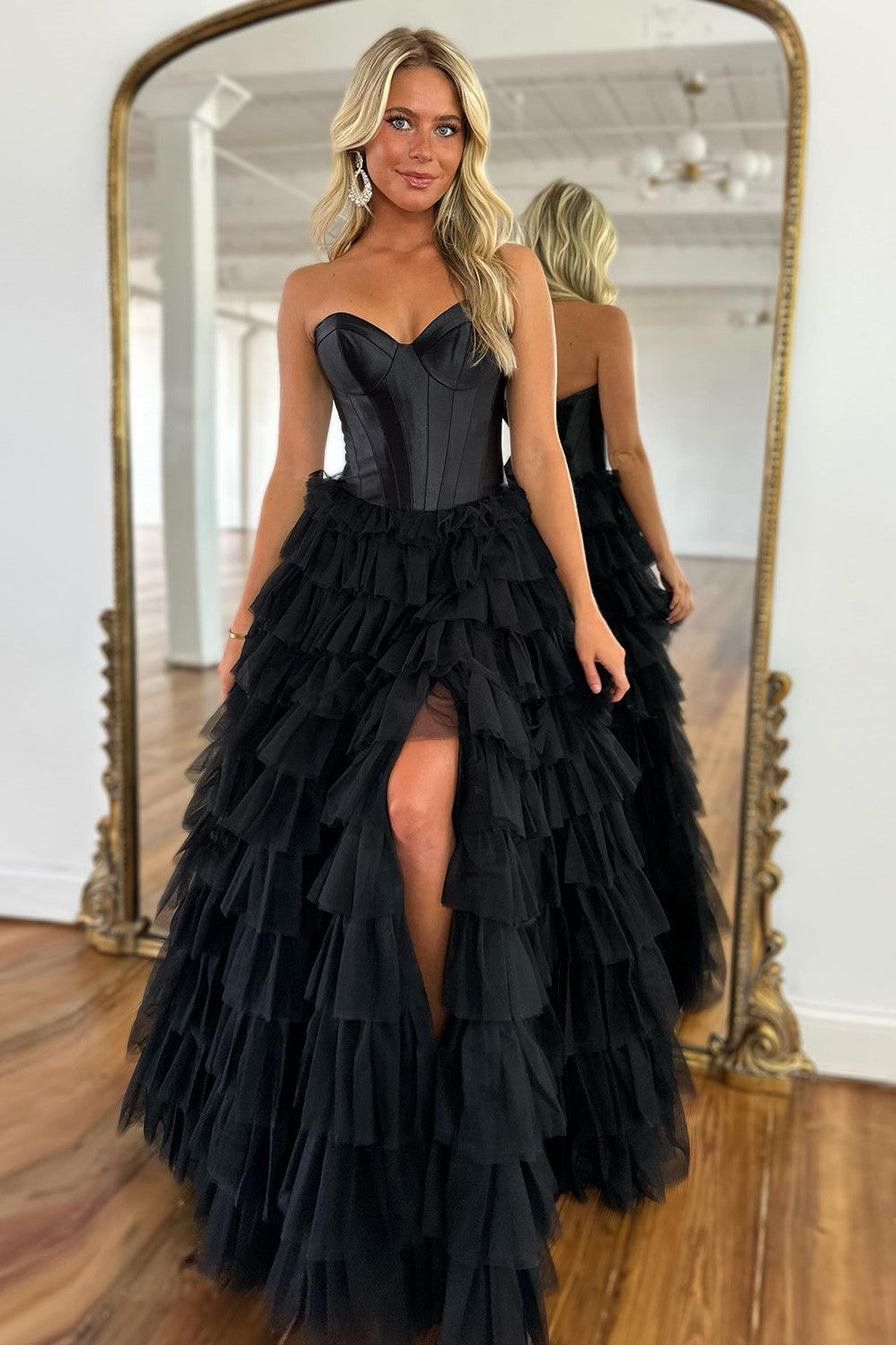 Tiered Tulle A-Line Prom Dress With Slit And Sweetheart Neck